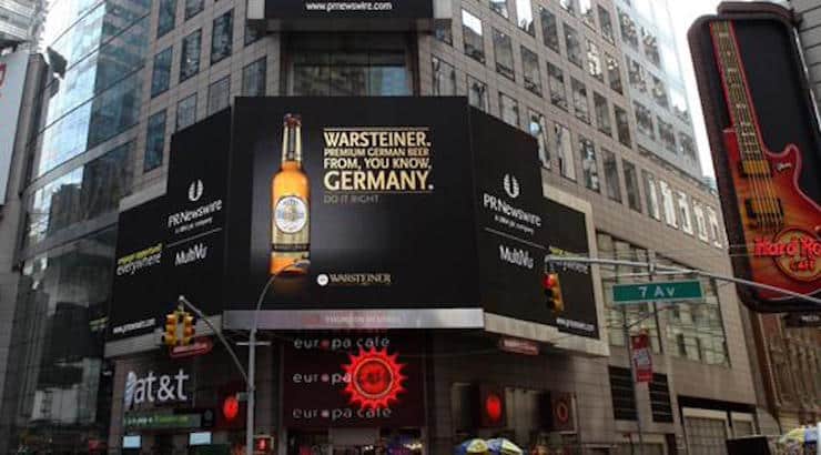 Warsteiner veräppelt Becks • Riesenplakat am Times Square