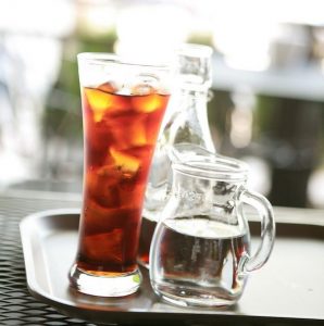 Eistee-frühlingsgetränke