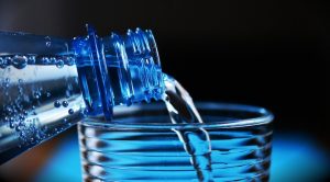 Wasser um mehr Alkohol zu vertragen